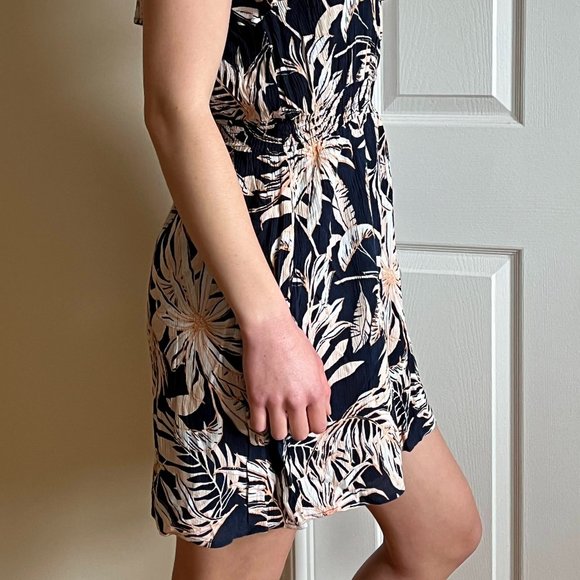 Brand New Summer Dress - Picture 6 of 8